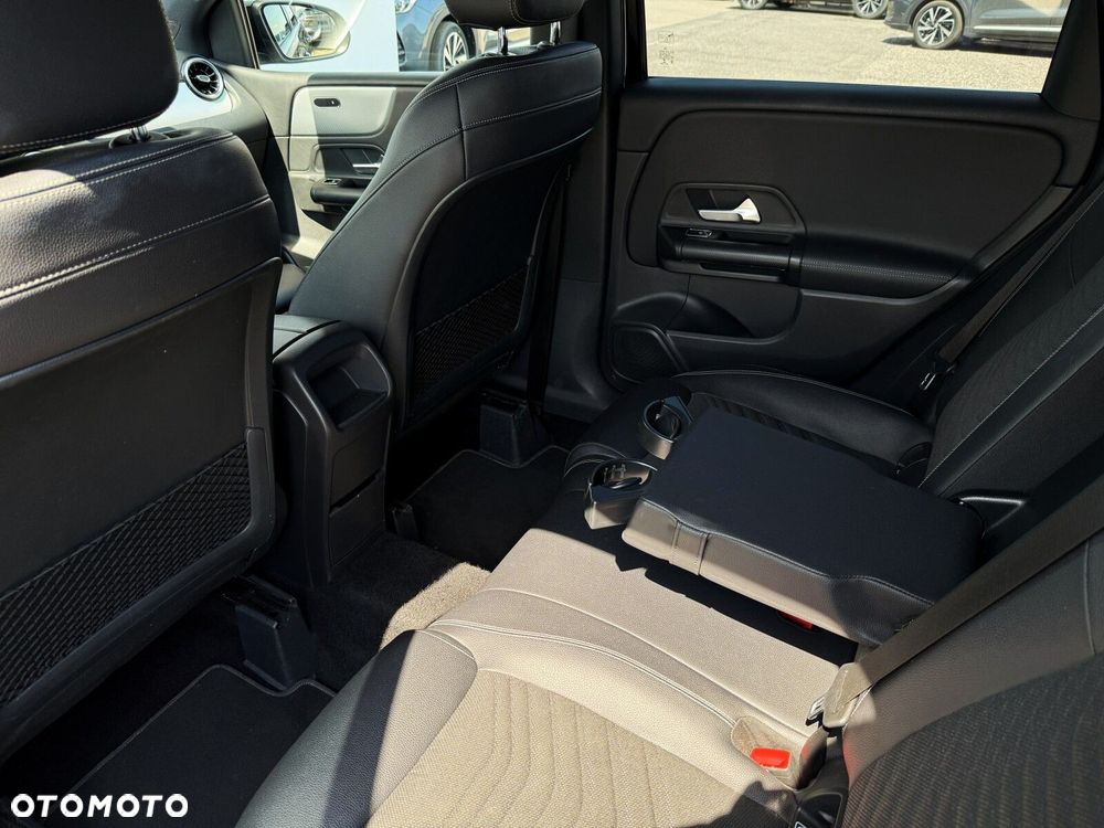 Mercedes-Benz Klasa B 180 d Style 7G-DCT - 26