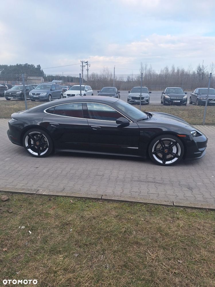 Porsche Taycan - 3