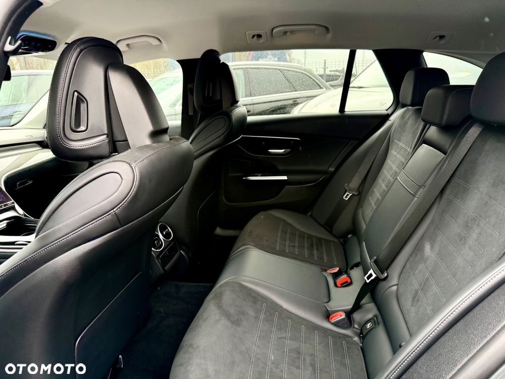 Mercedes-Benz Klasa C 220 d 4Matic 9G-TRONIC - 27