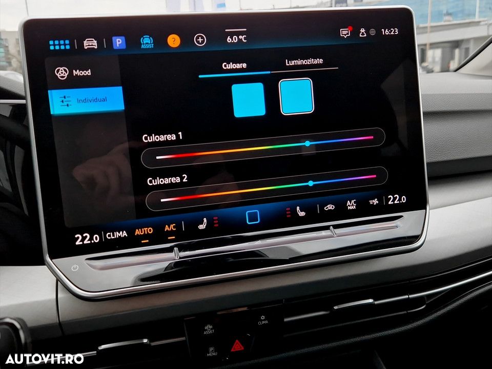 Volkswagen Golf 1.5 eTSI DSG MHEV Life - 19