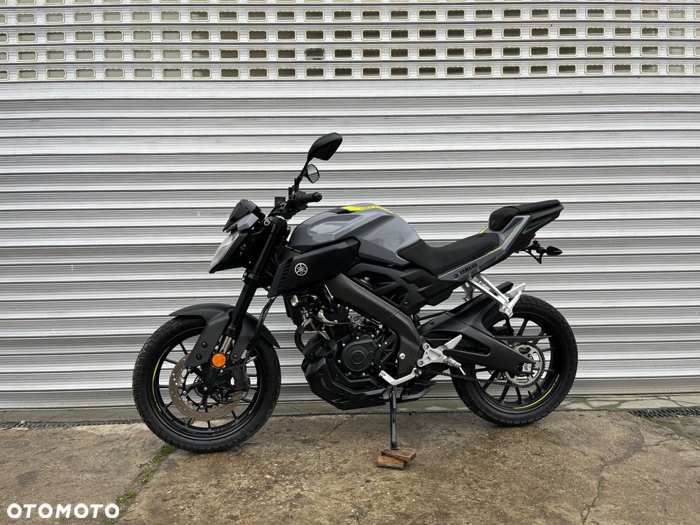 Yamaha MT - 28