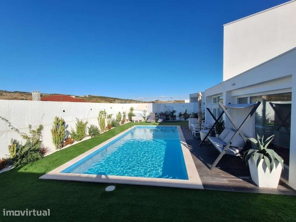 Moradia T3 com piscina, com 3 suites Loures - Grande imagem: 4/52