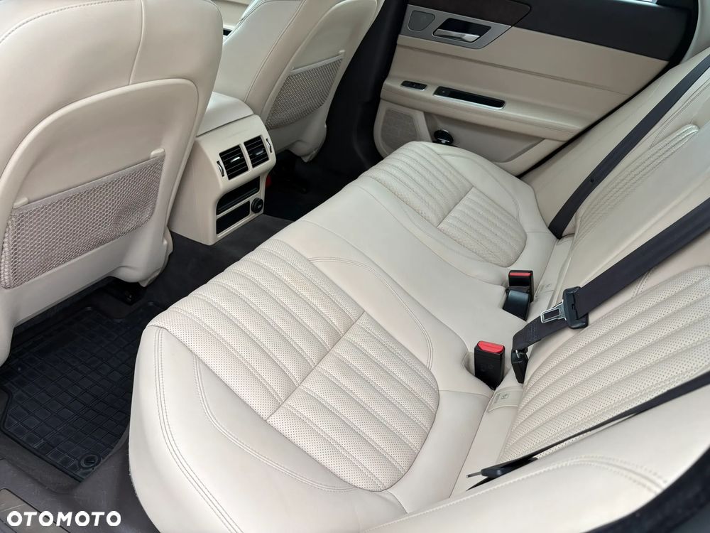 Jaguar XF 2.0 i4D Portfolio - 23