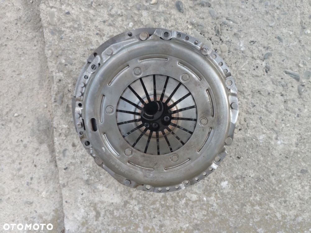 KOŁO DWUMASOWE 2.0 TDI CAG AUDI A4 B8 Q5 A5 8T A6 C6 SEAT EXEO - 1