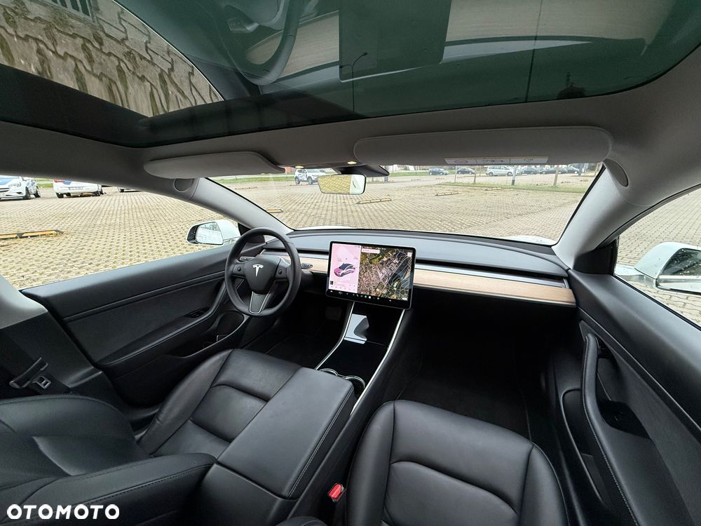 Tesla Model 3 Standard Range Plus - 16