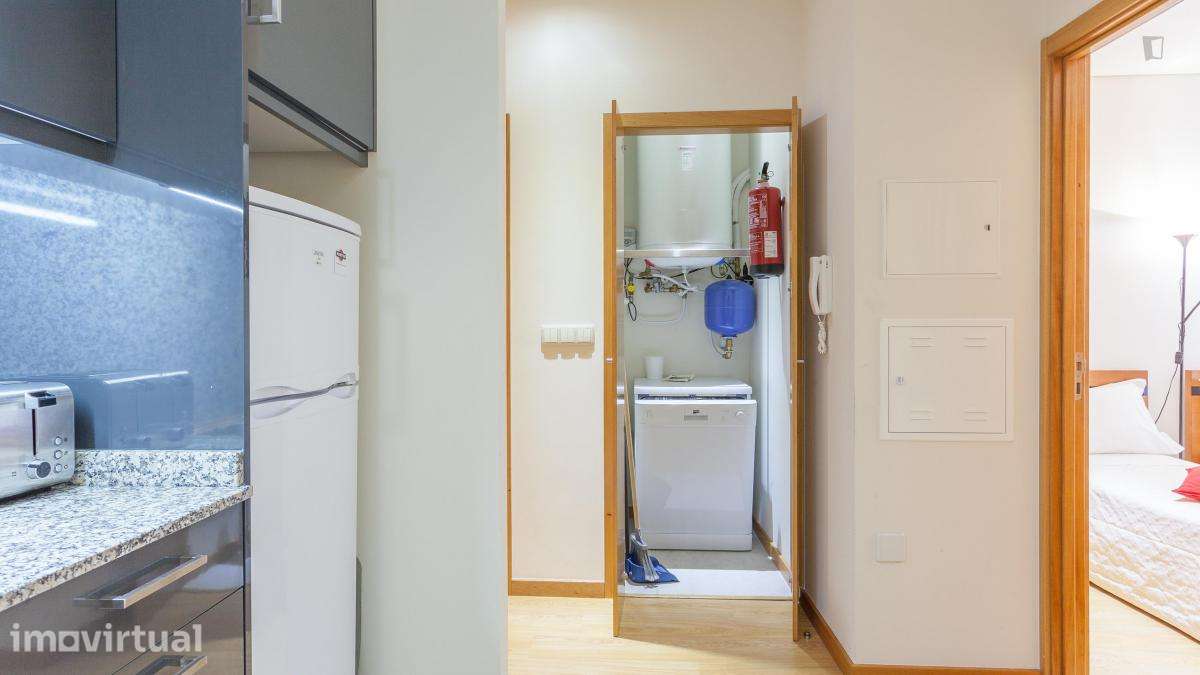 Apartamento com 1 quartos - localizado em Santo Ildefonso Porto - Grande imagem: 3/29