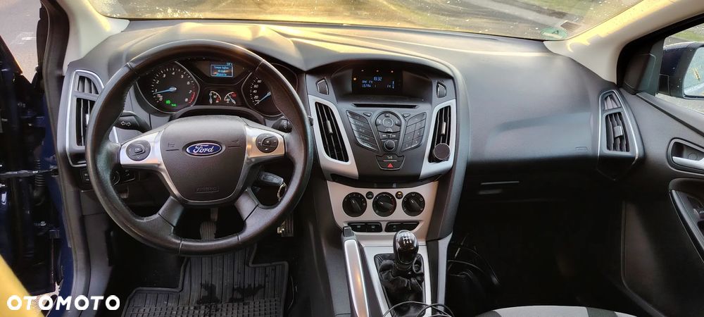 Ford Focus 1.0 EcoBoost Start-Stopp-System Champions Edition - 28