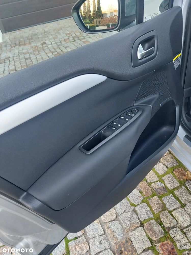 Citroën C4 e-HDi 115 ETG6 Exclusive - 15