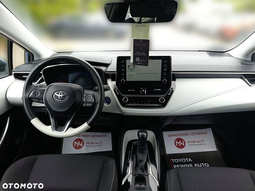 Toyota Corolla - 12