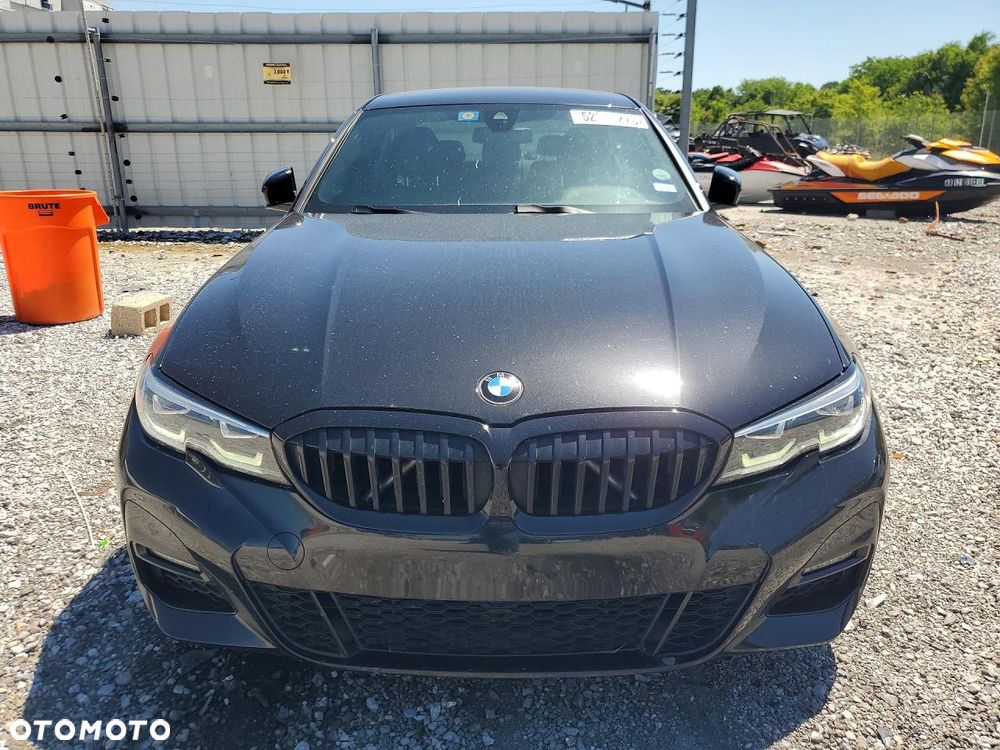 BMW Seria 3 330i M Sport - 5