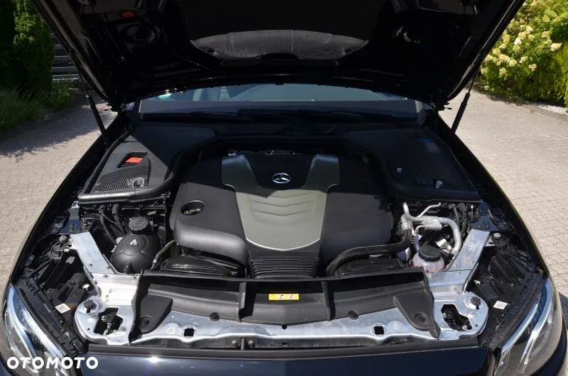 Mercedes-Benz Klasa E 350 d 4Matic T 9G-TRONIC Avantgarde - 26
