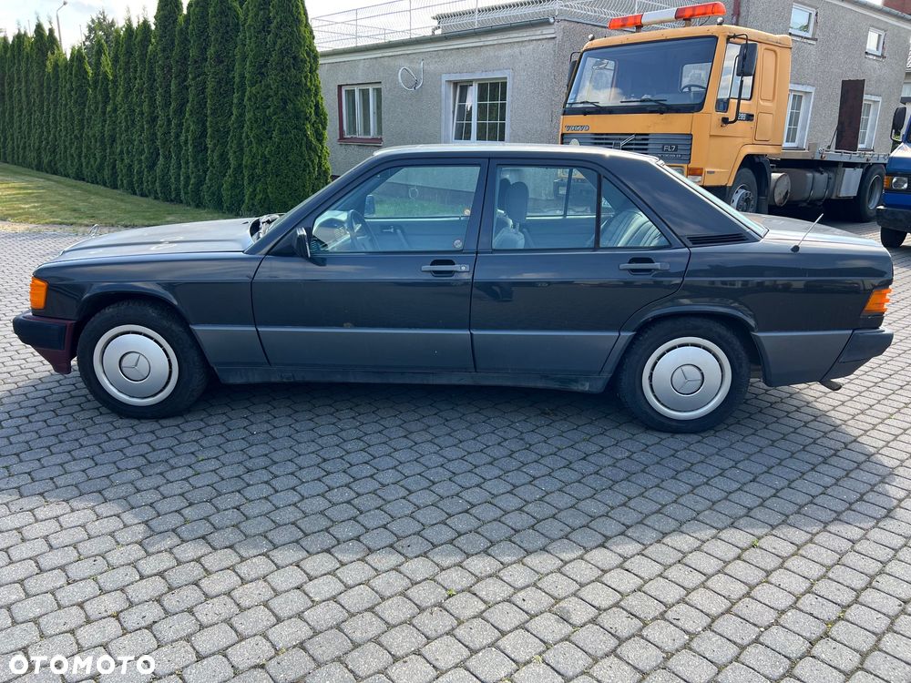 Mercedes-Benz W201 (190) - 8