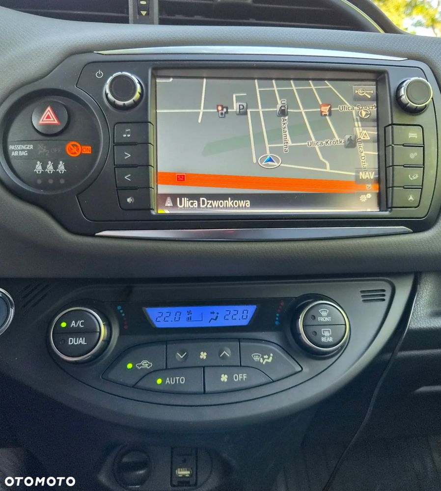 Toyota Yaris Hybrid 100 Premium EU6 - 10