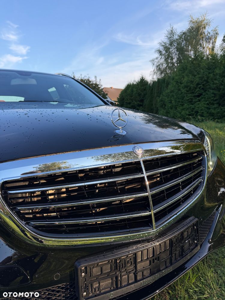 Mercedes-Benz Klasa E 300 CDI DPF BlueEFFICIENCY 7G-TRONIC - 32