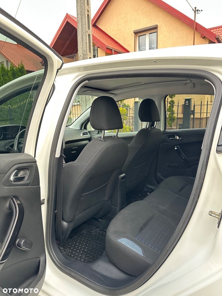 Peugeot 208 1.2 PureTech Allure - 11