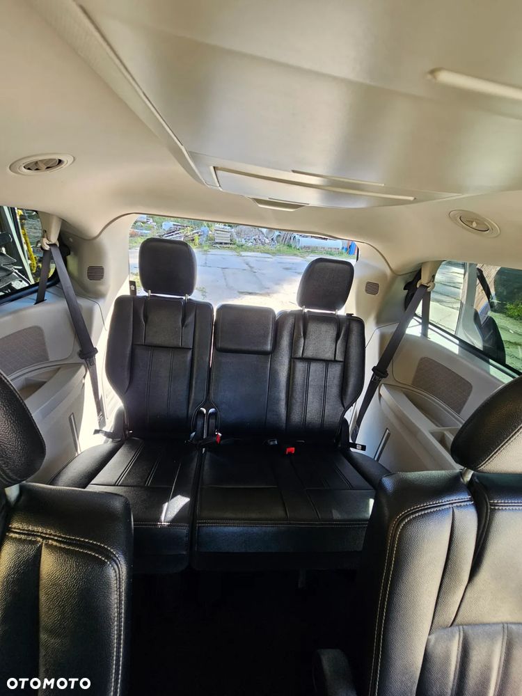 Chrysler Town & Country 3.6 Touring - 23