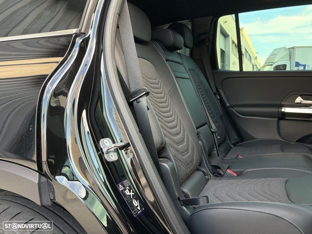 Mercedes-Benz EQB 300 4Matic - 38