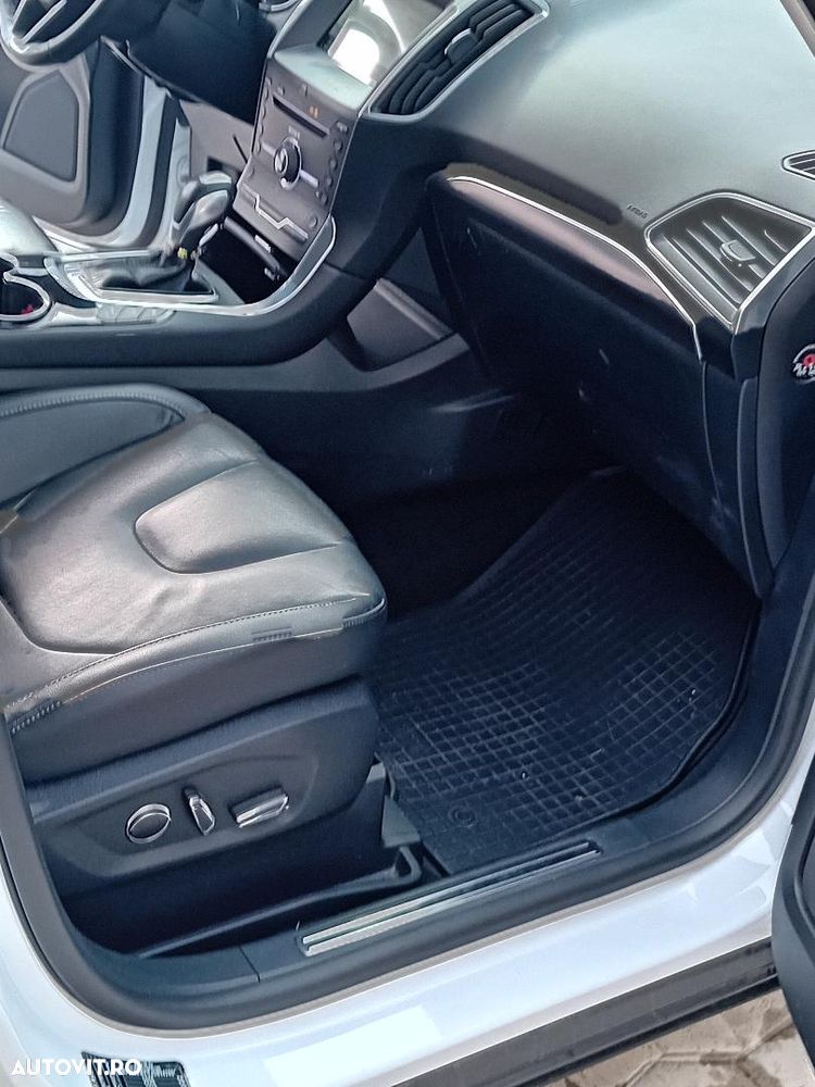 Ford S-Max 2.0 TDCi Powershift Titanium - 13