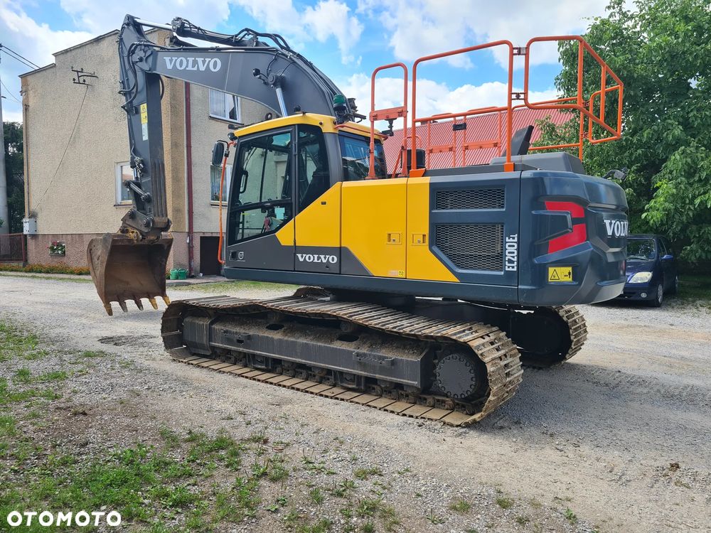 Volvo EC 200 El - 5