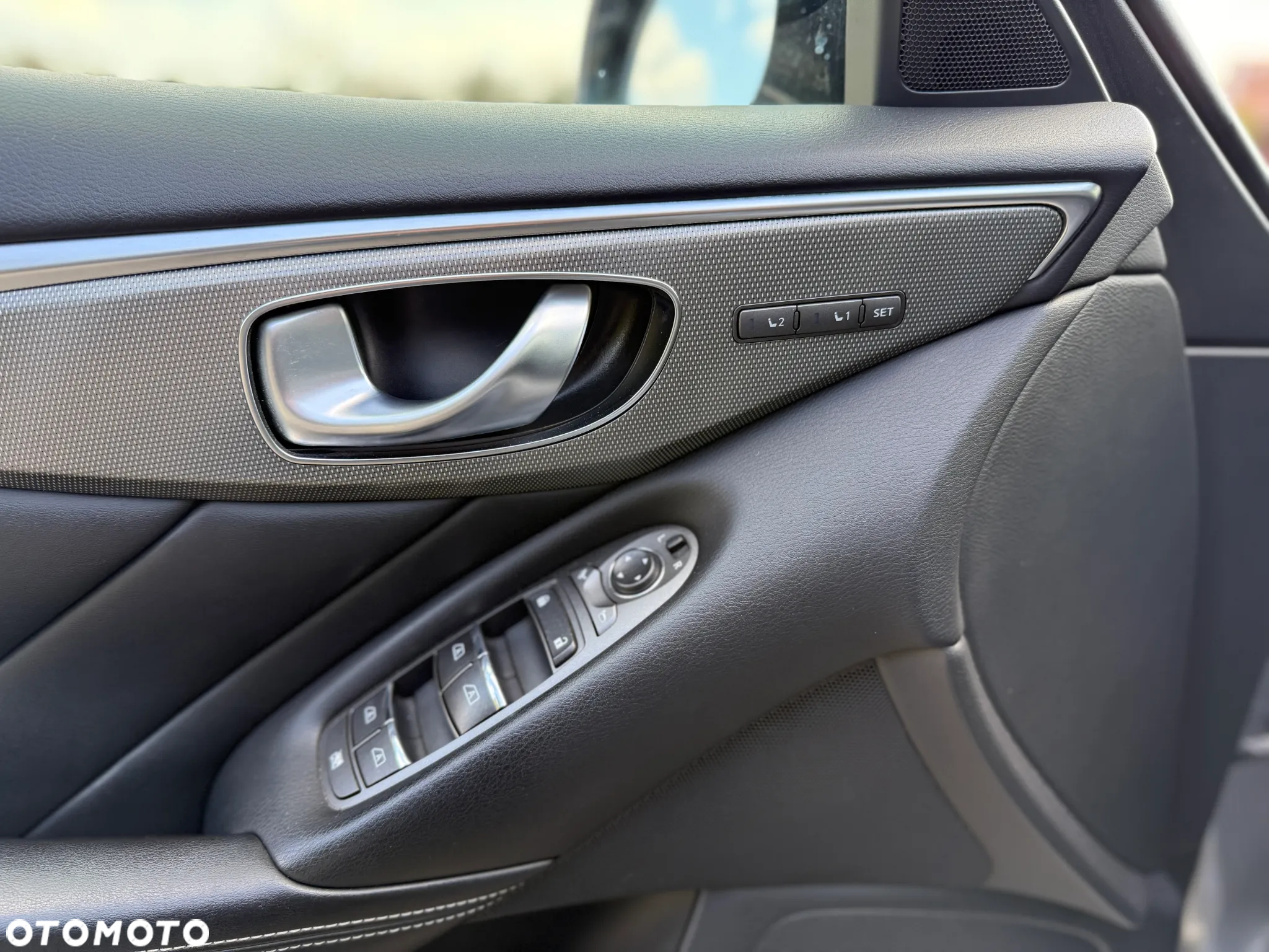 Infiniti Q50 2.0t Sport Sound Studio by Bose - 20
