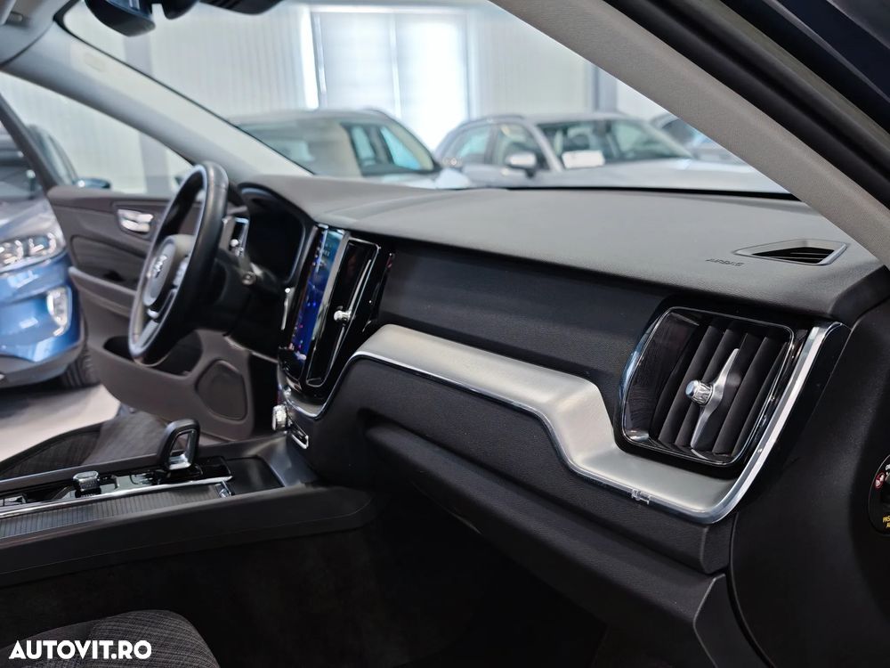 Volvo XC 60 B4 MHEV Momentum Pro - 7
