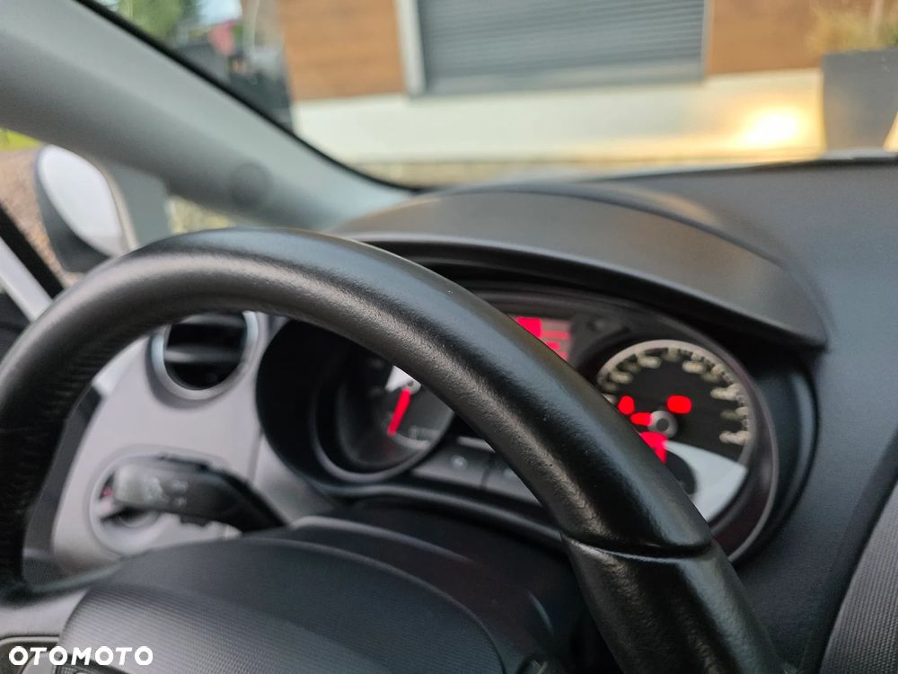 Seat Ibiza 1.4 16V Style - 32