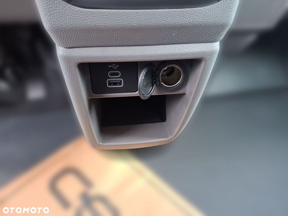Volkswagen Transporter Furgon 2.0 TDI 150 KM manual - 32