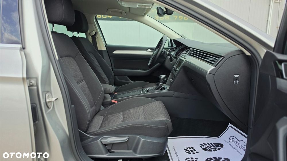 Volkswagen Passat 2.0 TDI SCR DSG Comfortline - 6