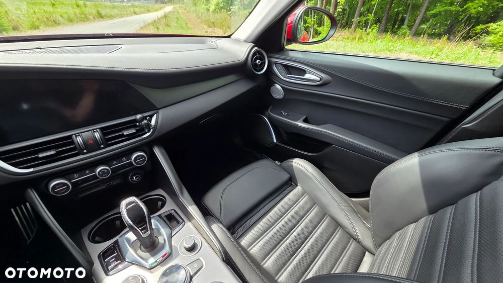 Alfa Romeo Giulia 2.0 Turbo Veloce Q4 - 13