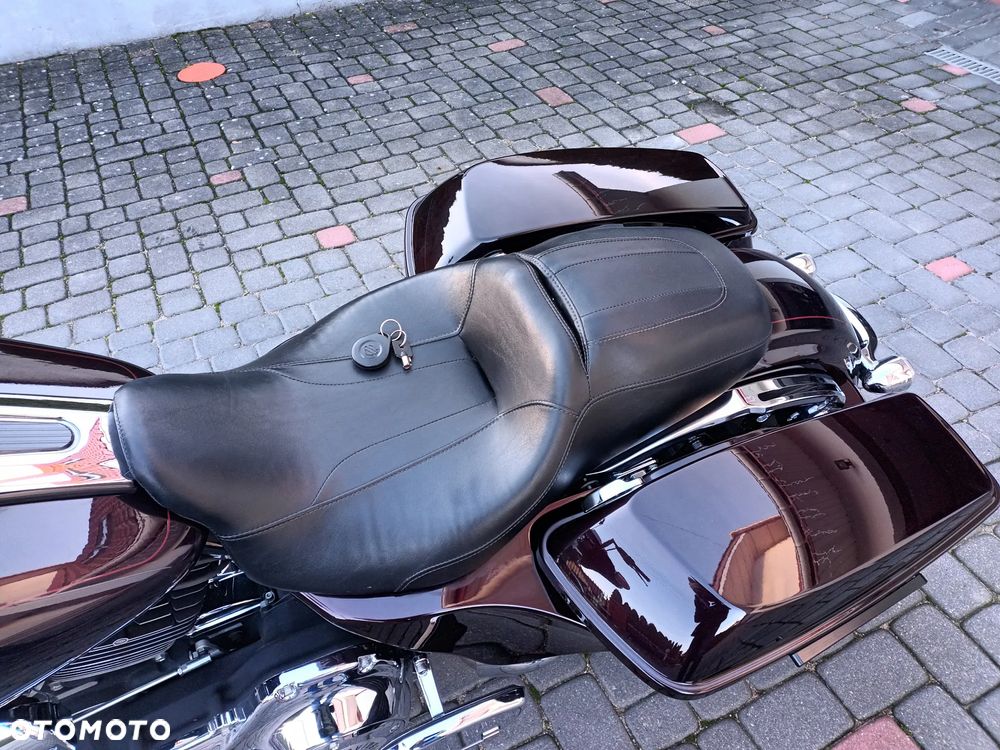 Harley-Davidson Touring Street Glide - 11
