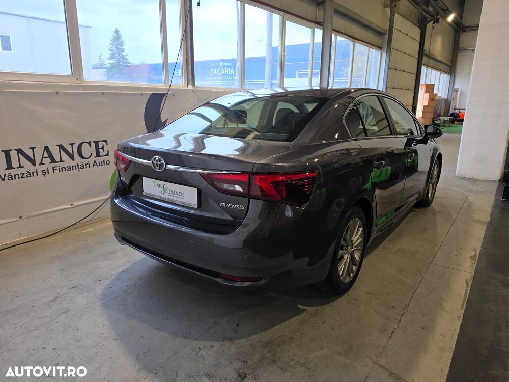 Toyota Avensis - 6