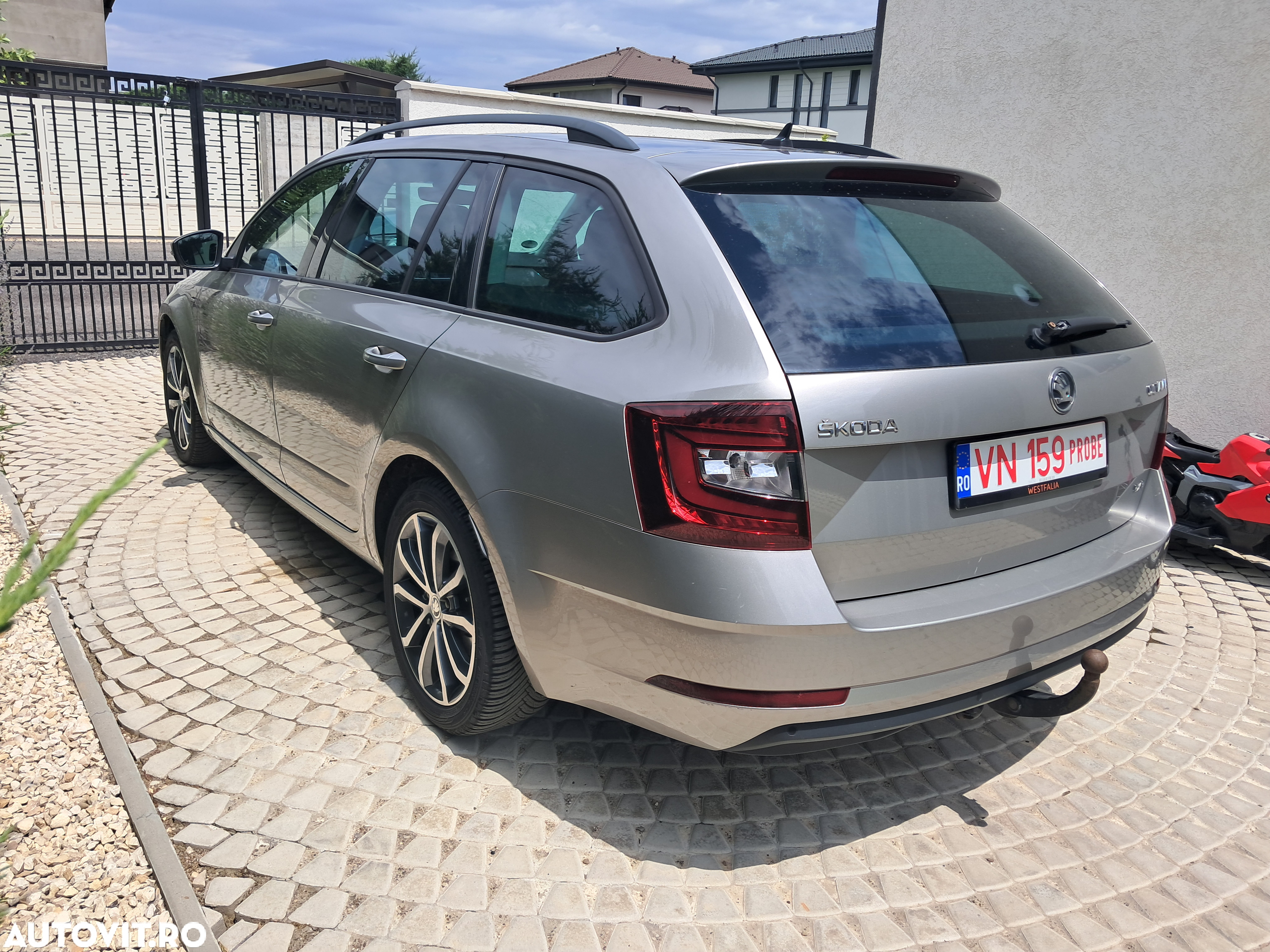 Skoda Octavia Combi 2.0 TDI Drive - 3
