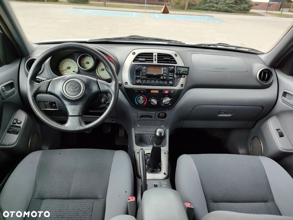 Toyota RAV4 4x4 Edition - 11