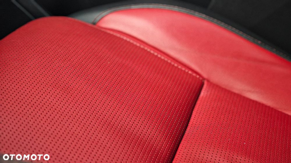 Jaguar F-Pace 2.0 i4P AWD R-Sport - 35