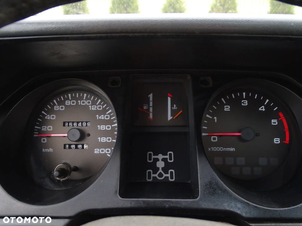 Mitsubishi Pajero - 19