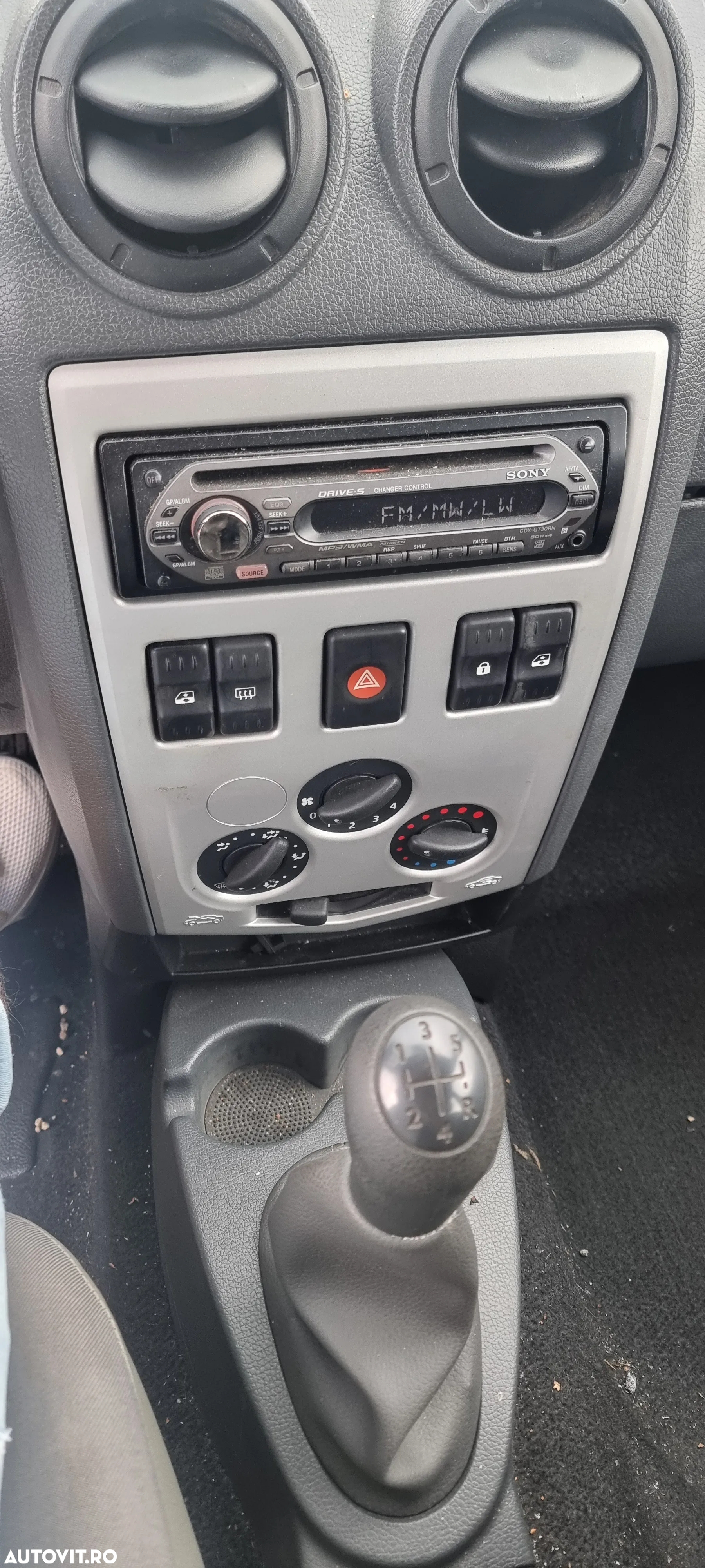 Dacia Logan MCV 1.6 MPI Ambiance - 10