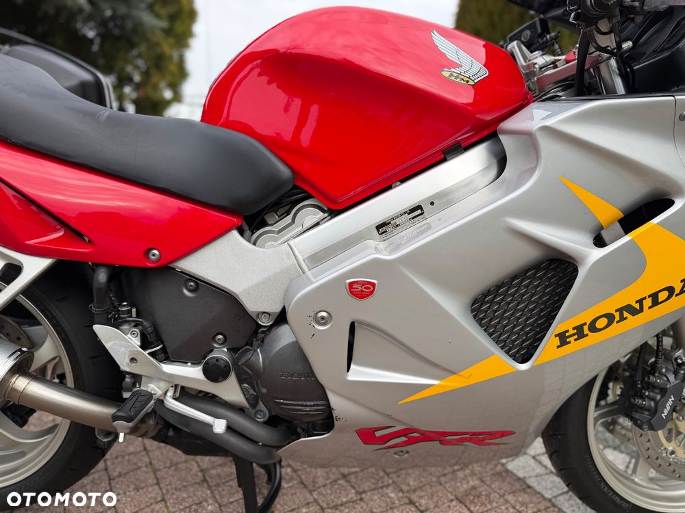 Honda VFR - 8