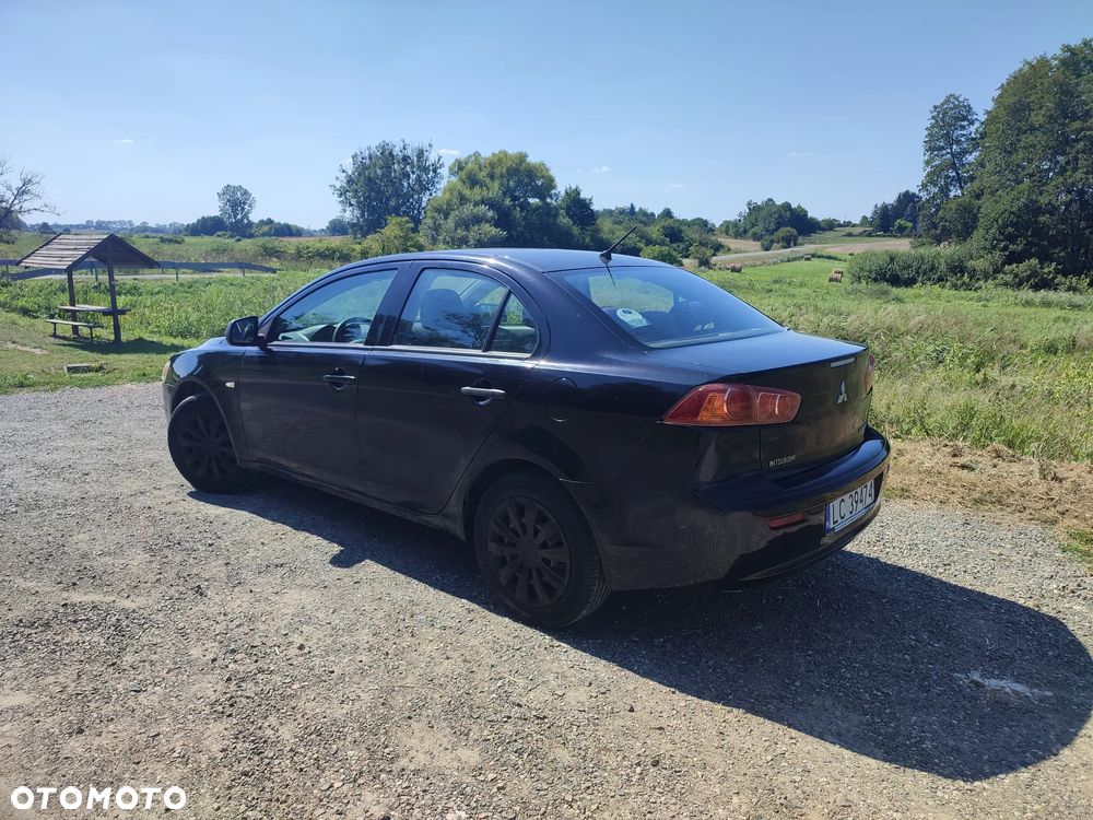 Mitsubishi Lancer 1.5 Inform - 2