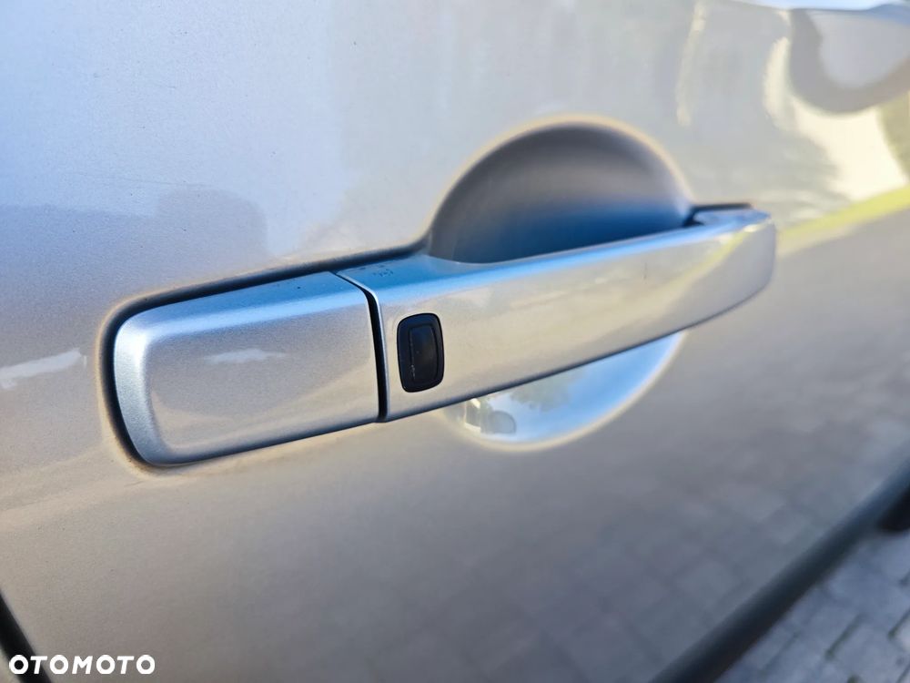 Nissan Qashqai 2.0 dCi 4 x 4 DPF tekna - 31