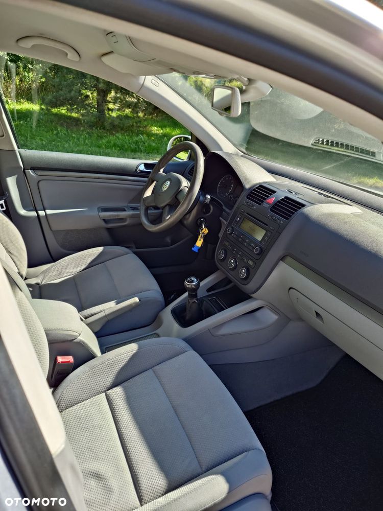 Volkswagen Golf 1.6 FSI Comfortline - 16