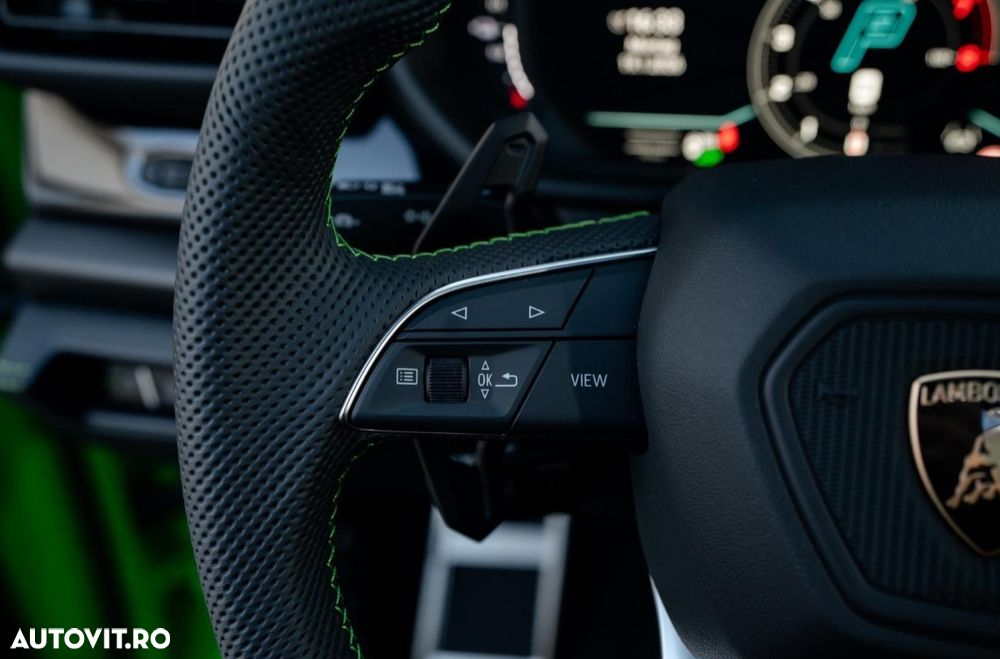 Lamborghini URUS - 13