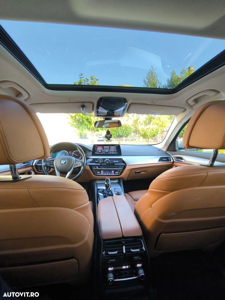 BMW Seria 5 530i xDrive AT - 7