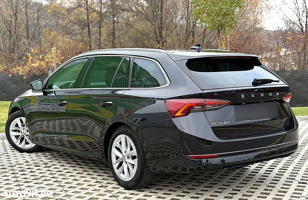 Skoda Octavia 2.0 TDI DSG Sportline - 4