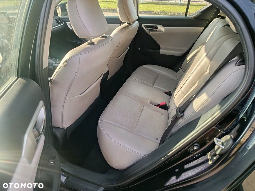 Lexus CT - 4