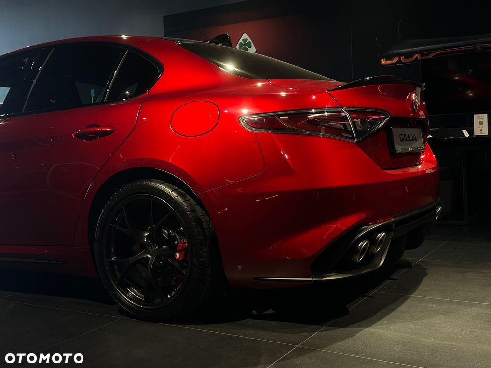 Alfa Romeo Giulia - 5