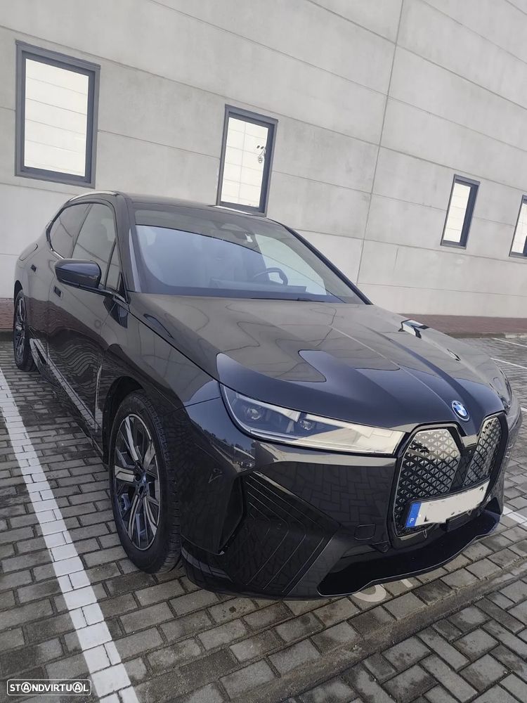 BMW iX xDrive 45 Pack Desportivo - 11