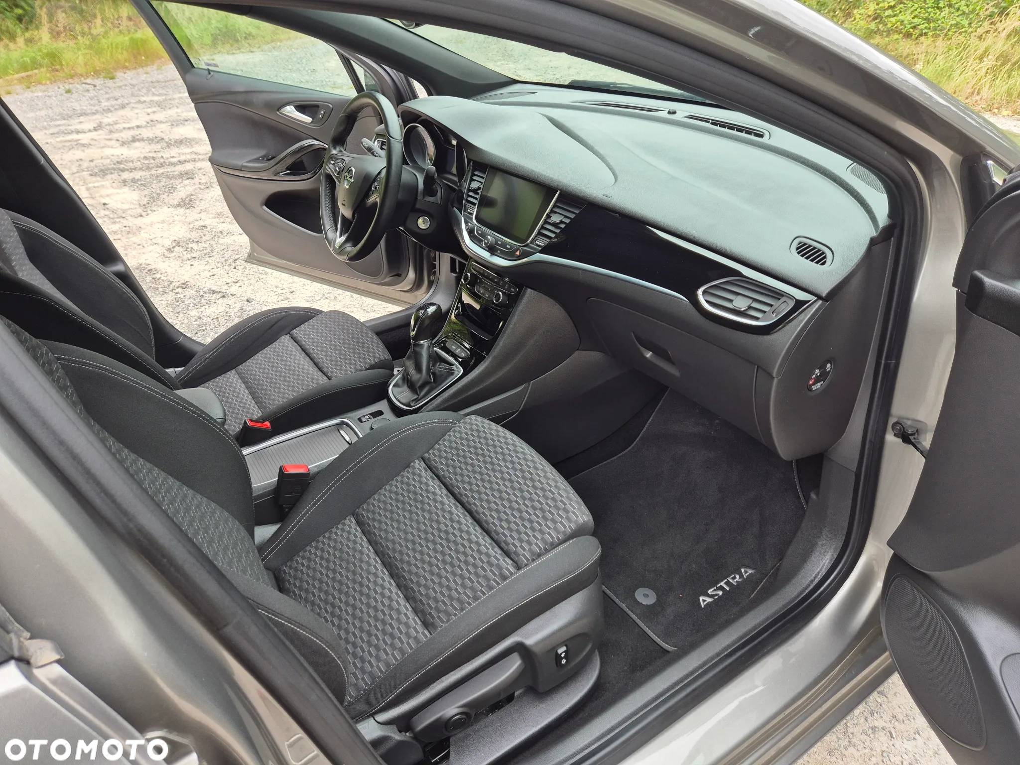 Opel Astra V 1.6 CDTI Essentia S&S - 18