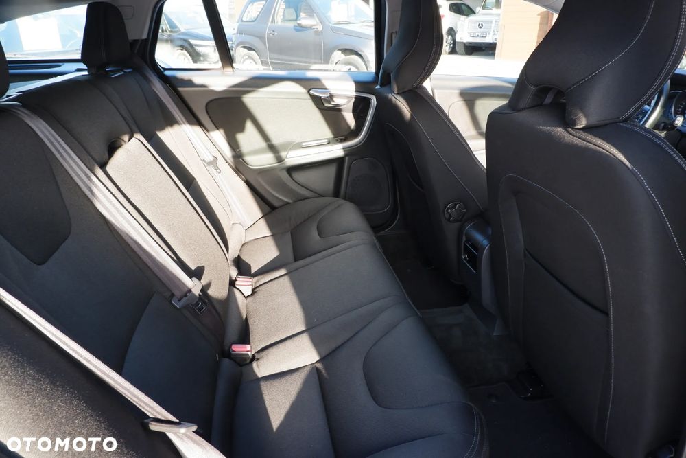 Volvo V60 D3 Geartronic Kinetic - 12