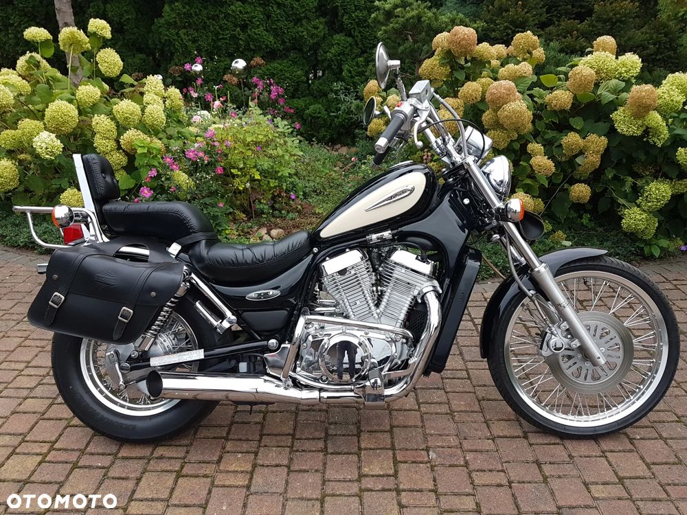 Suzuki Intruder - 4