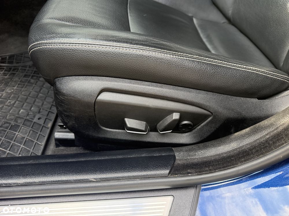 BMW Seria 5 528i xDrive Sport-Aut Modern Line - 12